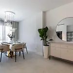 Modern Ii With Sea View And Terrace Ii דירה