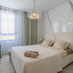 Modern Ii With Sea View And Terrace Ii דירה *