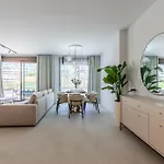 Modern Ii With Sea View And Terrace Ii דירה *